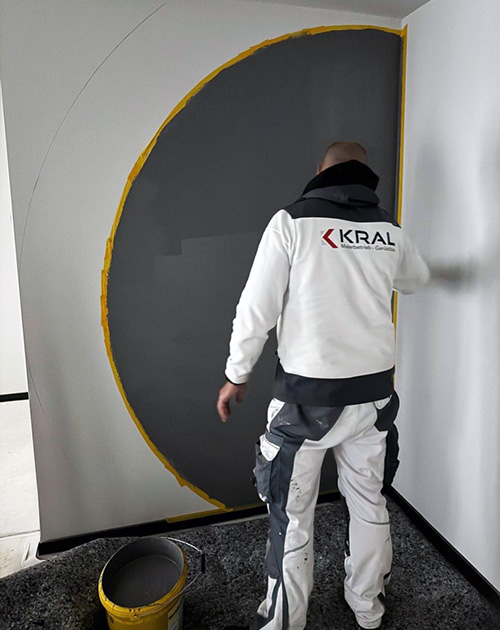 Malerarbeiten Abbildung Maler bei der Arbeit